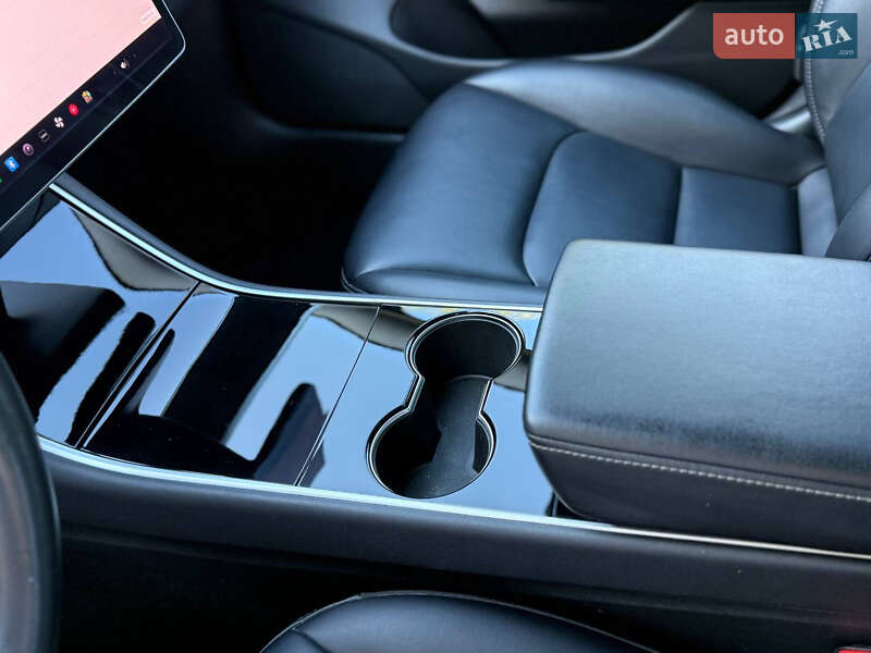 Седан Tesla Model 3 2018 в Дрогобыче фото 36 Седан Tesla Model 3 2018 в Дрогобыче