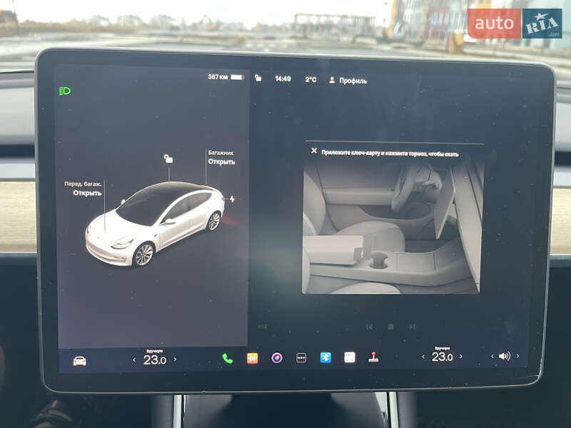 Седан Tesla Model 3 2019 в Ровно