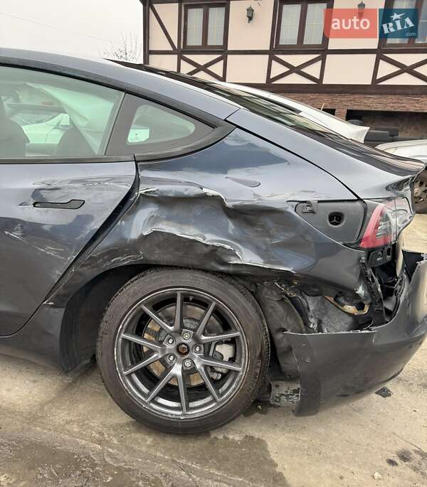 Седан Tesla Model 3 2022 в Киеве