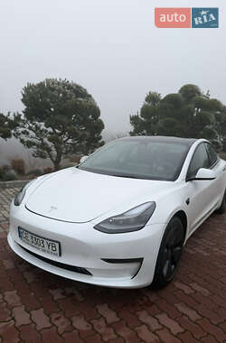 Седан Tesla Model 3 2022 в Черновцах