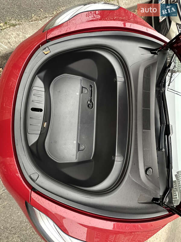 Седан Tesla Model 3 2019 в Киеве