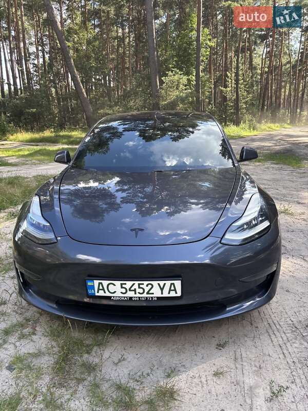 Седан Tesla Model 3 2018 в Луцке