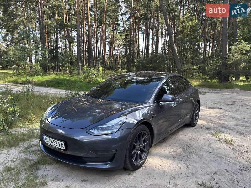 Седан Tesla Model 3 2018 в Луцке
