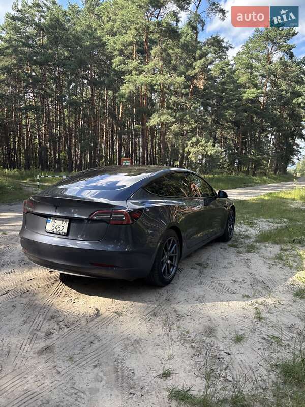 Седан Tesla Model 3 2018 в Луцке