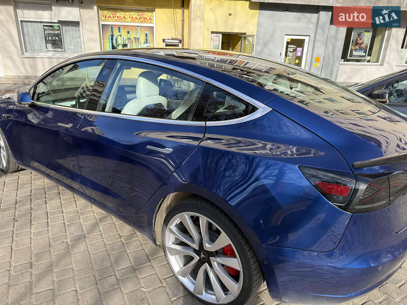 Седан Tesla Model 3 2018 в Львове фото Седан Tesla Model 3 2018 в Львове