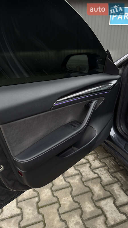 Седан Tesla Model 3 2022 в Дрогобыче