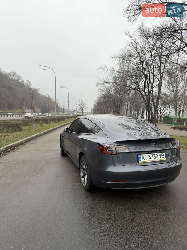 Седан Tesla Model 3 2023 в Киеве