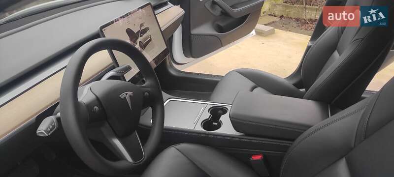 Седан Tesla Model 3 2023 в Одессе