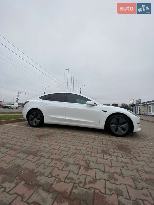 Седан Tesla Model 3 2019 в Белой Церкви