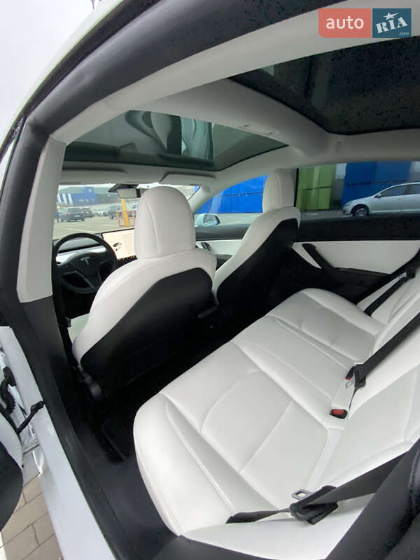 Седан Tesla Model 3 2019 в Белой Церкви
