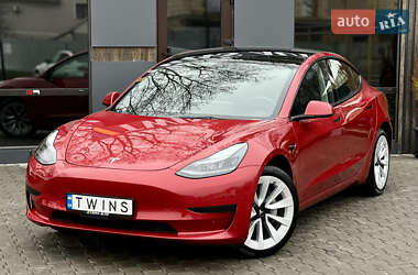 Седан Tesla Model 3 2023 в Одессе