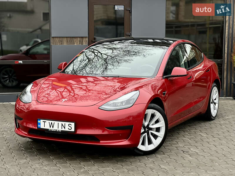 Седан Tesla Model 3 2023 в Одессе
