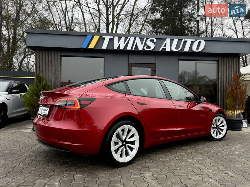 Седан Tesla Model 3 2023 в Одессе