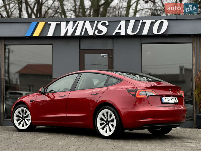 Седан Tesla Model 3 2023 в Одессе
