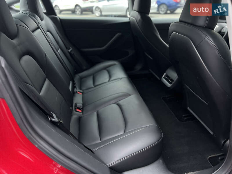 Седан Tesla Model 3 2023 в Одессе