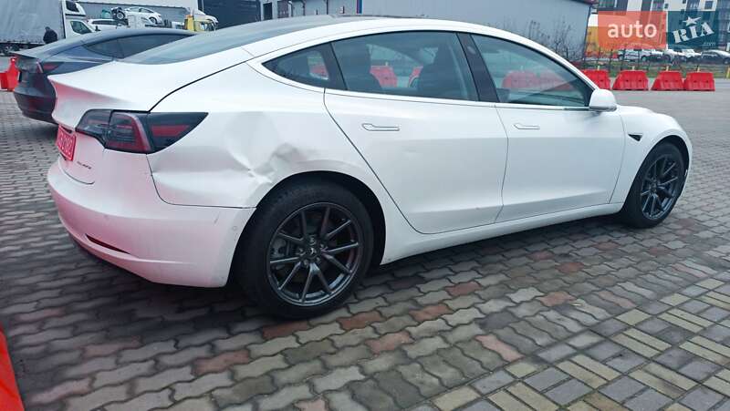 Седан Tesla Model 3 2019 в Львове