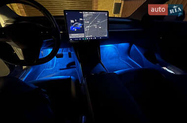 Седан Tesla Model 3 2018 в Запоріжжі