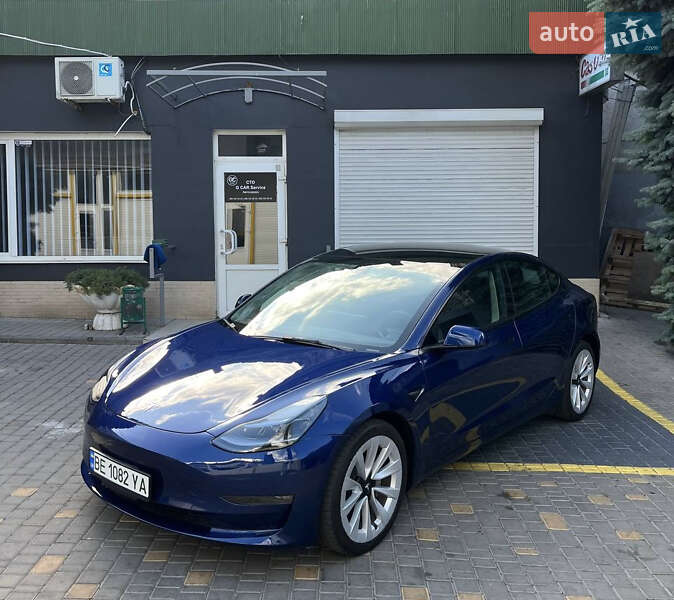 Седан Tesla Model 3 2022 в Николаеве