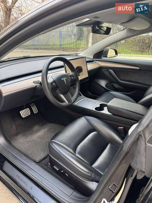 Седан Tesla Model 3 2023 в Одессе