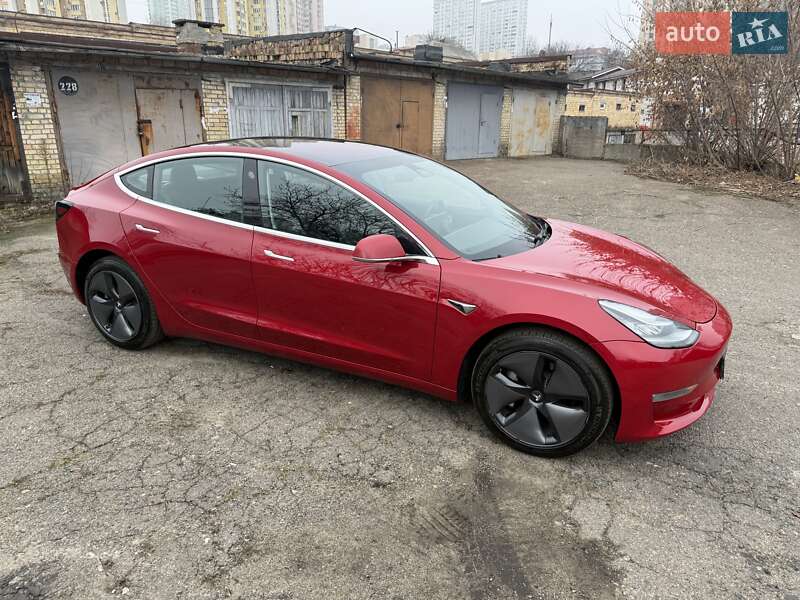 Седан Tesla Model 3 2018 в Киеве