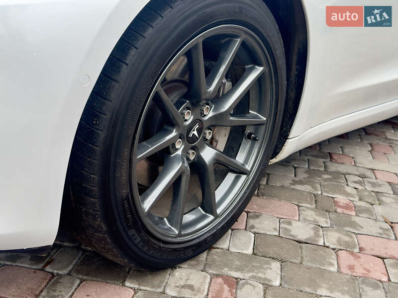 Седан Tesla Model 3 2021 в Виннице фото 13 Седан Tesla Model 3 2021 в Виннице