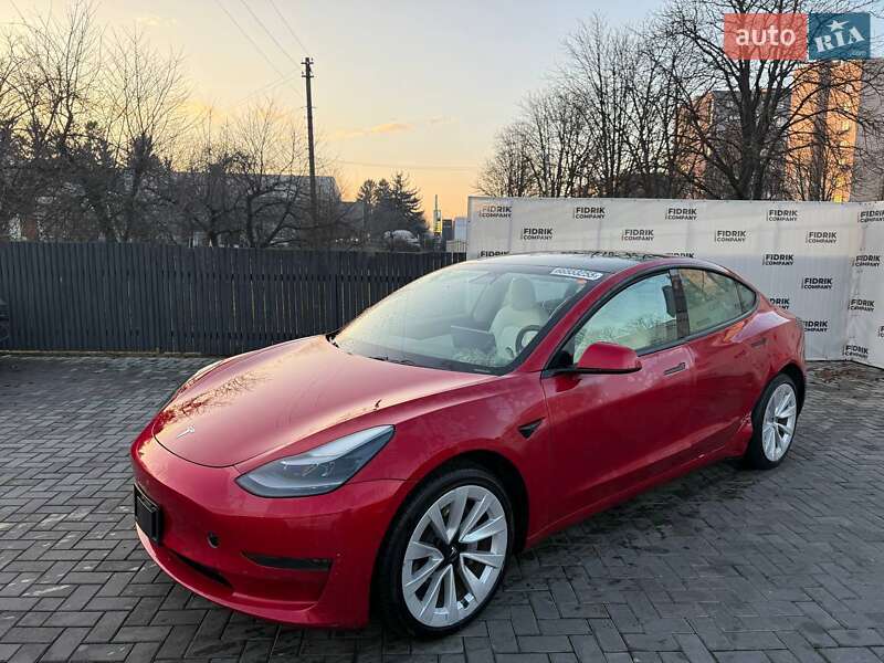Седан Tesla Model 3 2021 в Луцке