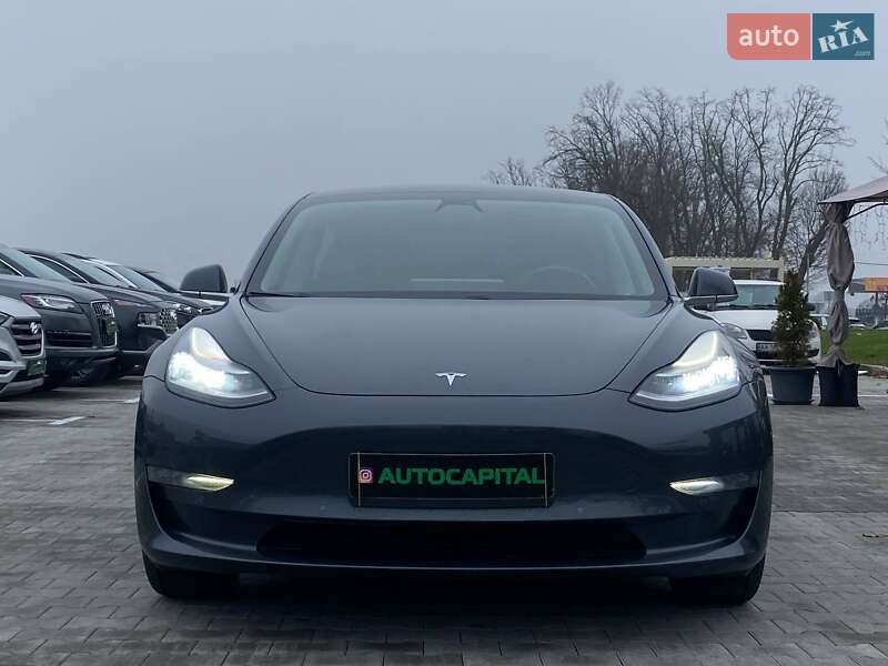 Седан Tesla Model 3 2019 в Киеве