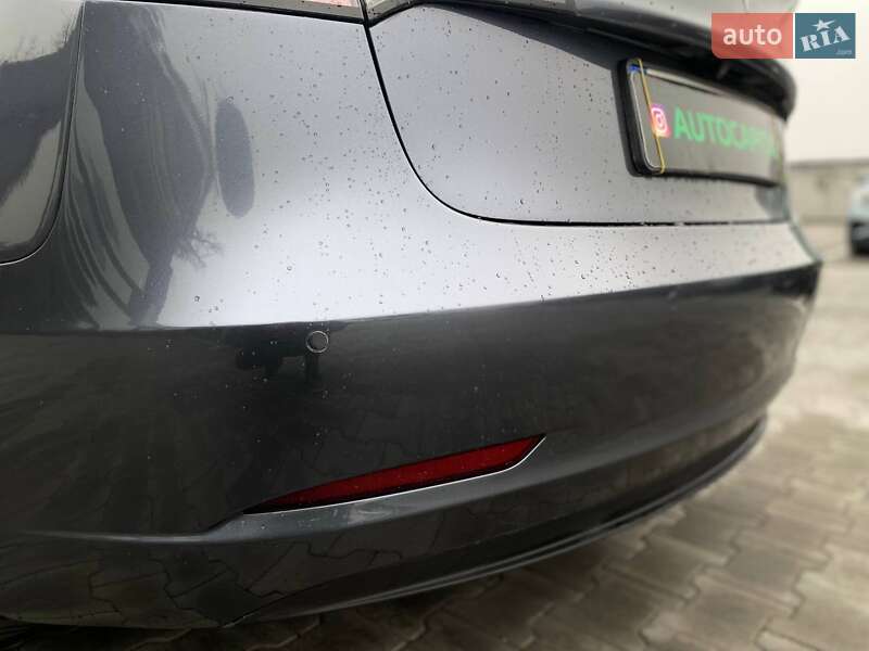 Седан Tesla Model 3 2019 в Киеве