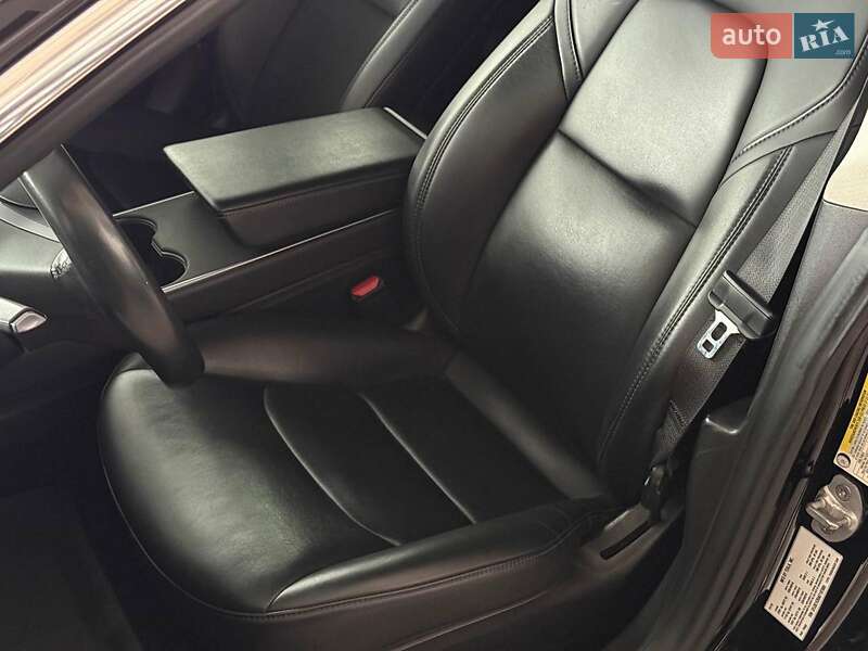 Седан Tesla Model 3 2019 в Одессе