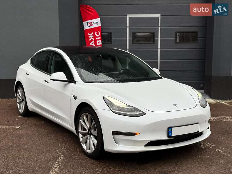 Седан Tesla Model 3 2018 в Киеве