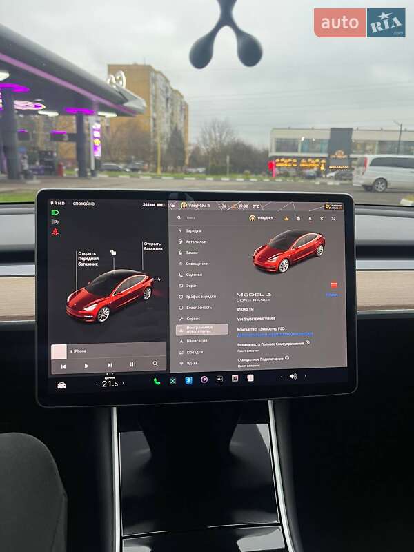 Седан Tesla Model 3 2018 в Ужгороде