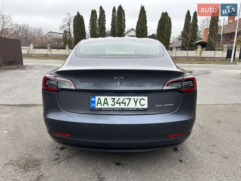 Седан Tesla Model 3 2019 в Киеве