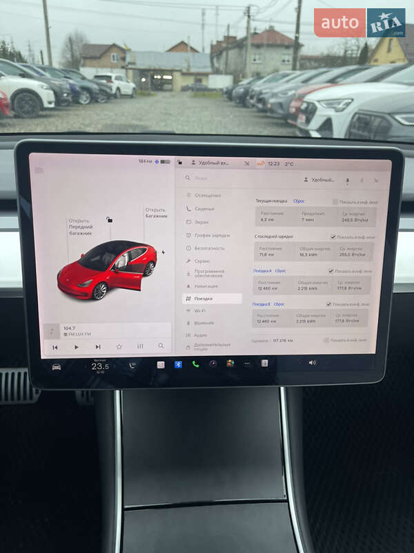 Седан Tesla Model 3 2019 в Львове