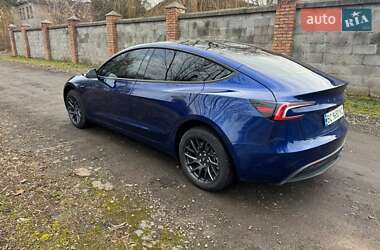 Седан Tesla Model 3 2025 в Львове