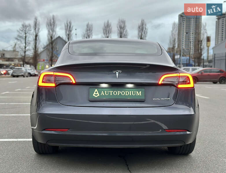 Седан Tesla Model 3 2023 в Киеве