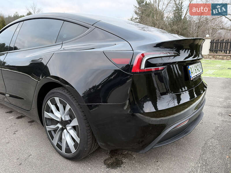 Седан Tesla Model 3 2024 в Киеве