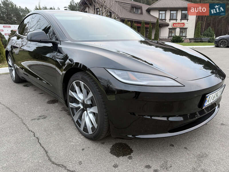 Седан Tesla Model 3 2024 в Киеве