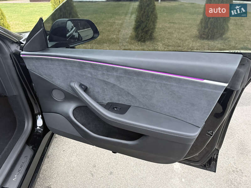 Седан Tesla Model 3 2024 в Киеве