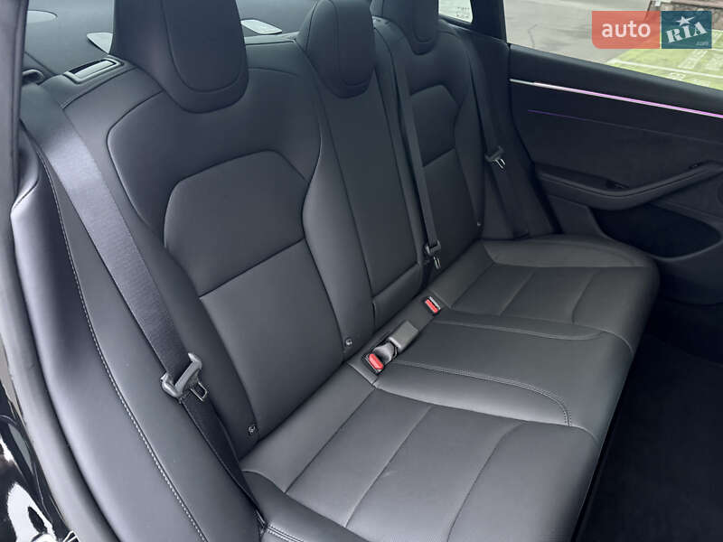 Седан Tesla Model 3 2024 в Киеве