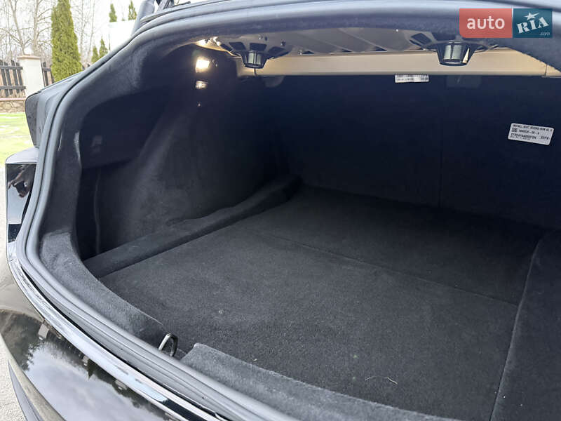 Седан Tesla Model 3 2024 в Киеве