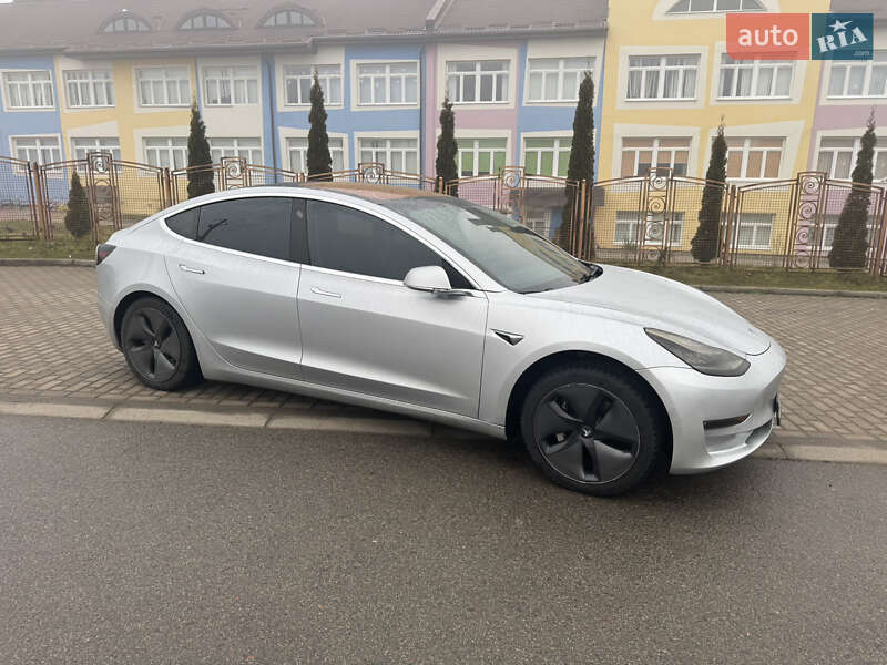Седан Tesla Model 3 2018 в Пустомытах