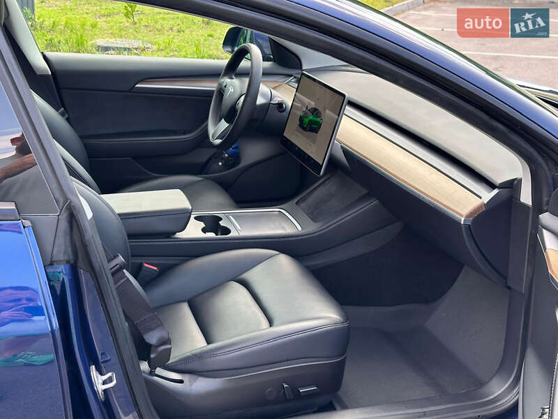 Седан Tesla Model 3 2022 в Києві