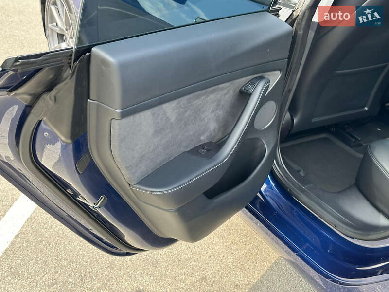 Седан Tesla Model 3 2022 в Києві