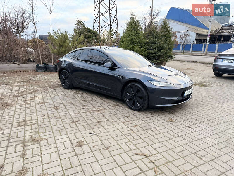 Седан Tesla Model 3 2024 в Днепре
