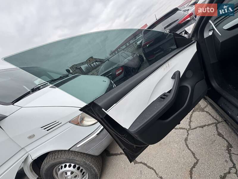 Седан Tesla Model 3 2025 в Сарнах