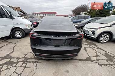 Седан Tesla Model 3 2025 в Сарнах