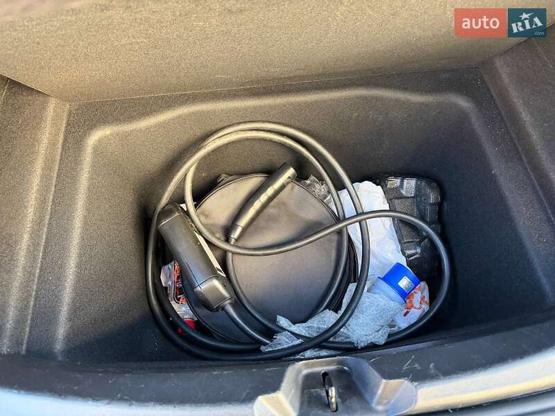 Седан Tesla Model 3 2020 в Харькове