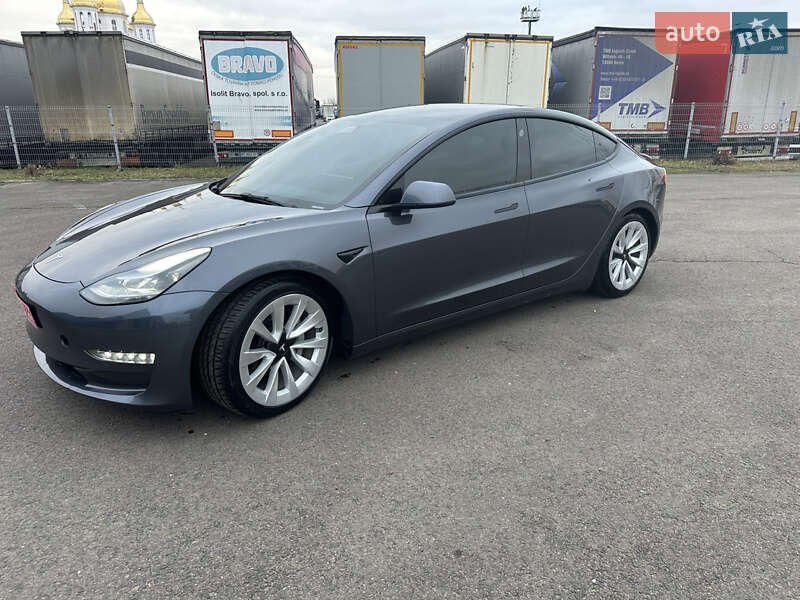 Седан Tesla Model 3 2022 в Киеве