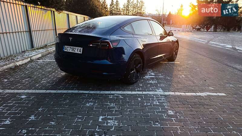 Седан Tesla Model 3 2022 в Луцке