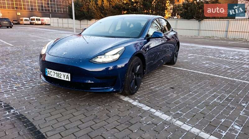 Седан Tesla Model 3 2022 в Луцке